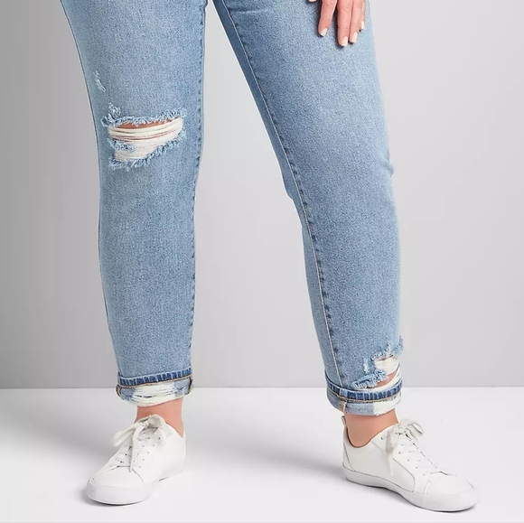 Lane Bryant Signature Fit Mid Rise Boyfriend Jeans Light Wash 16 - Picture 2 of 7